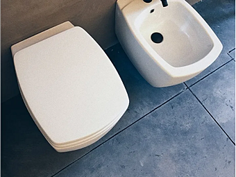 Настенный туалет из керамики AGAPE  750 фабрика Agape из Италии