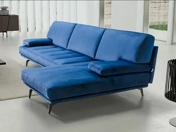 Диван с мягкой спинкой и шезлонгом из ткани MitoHome Karma фабрика MitoHome из Италии. Фото №1