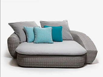 Резиновая садовая кровать с мягкой спинкой Gervasoni Panda 04 фабрика Gervasoni из Италии