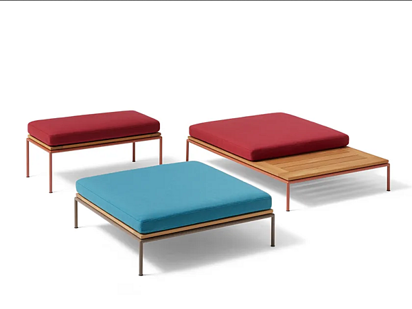 Низкий боковой столик из ироко для сада CASSINA MEX HI OUTDOOR фабрика CASSINA из Италии. Фото №2