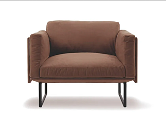 Кресло с обивкой из ткани и подлокотниками CASSINA 8 фабрика CASSINA из Италии