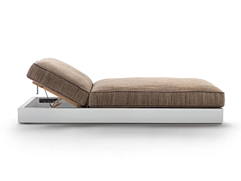 Шезлонг с тканевой обивкой FLEXFORM  Freeport фабрика FLEXFORM из Италии