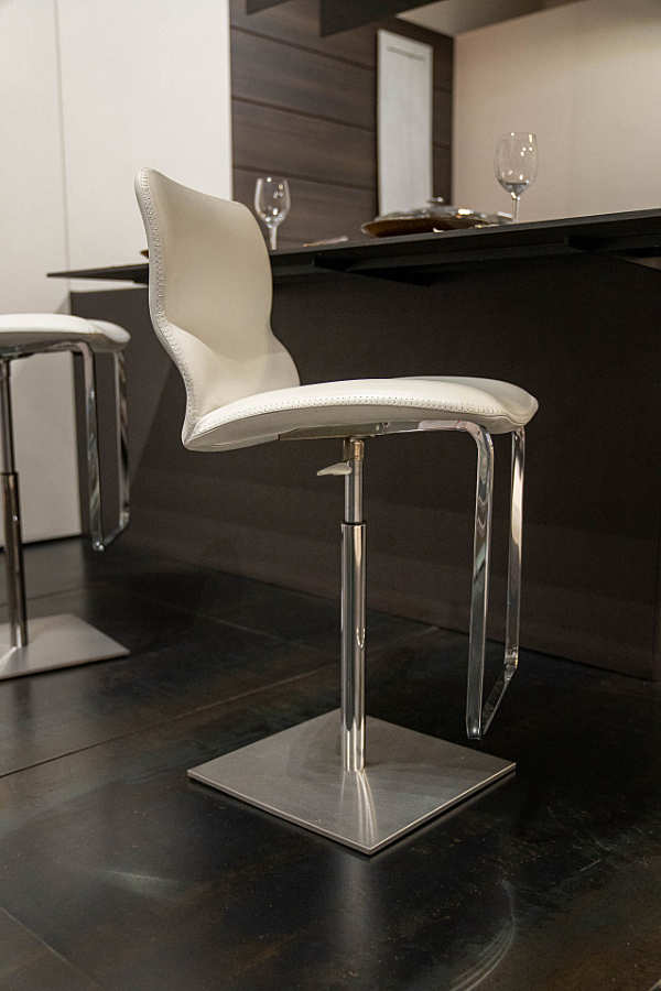 Барный стул CATTELAN ITALIA Alessio Bassan VICTOR фабрика CATTELAN ITALIA из Италии. Фото №3