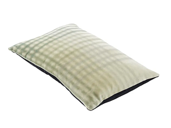 Прямоугольная бархатная подушка LIGNE ROSET Motif Flou 11020608-11020609 Прямоугольная бархатная подушка LIGNE ROSET Motif Flou 11020608-11020609 фабрика LIGNE ROSET из Италии