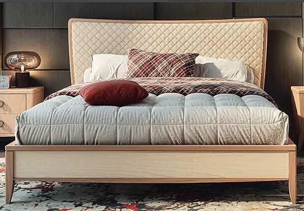 Кровать из массива дерева с мягкой обивкой BELLUTTI 1313T/G фабрика BELLUTTI из Италии. Фото №1
