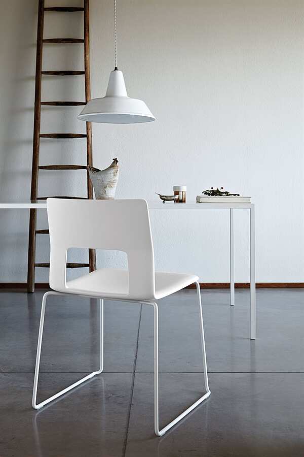 Стул DESALTO Kobe - chair with tubular frame фабрика DESALTO из Италии. Фото №7