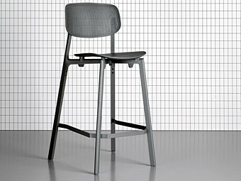 Барный стул с обитой спинкой Kristalia Colander 05CLN11 фабрика Kristalia из Италии