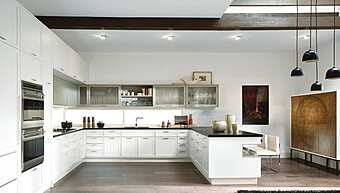 Кухня с пенинсулой из материала ASTER CUCINE  Timeline