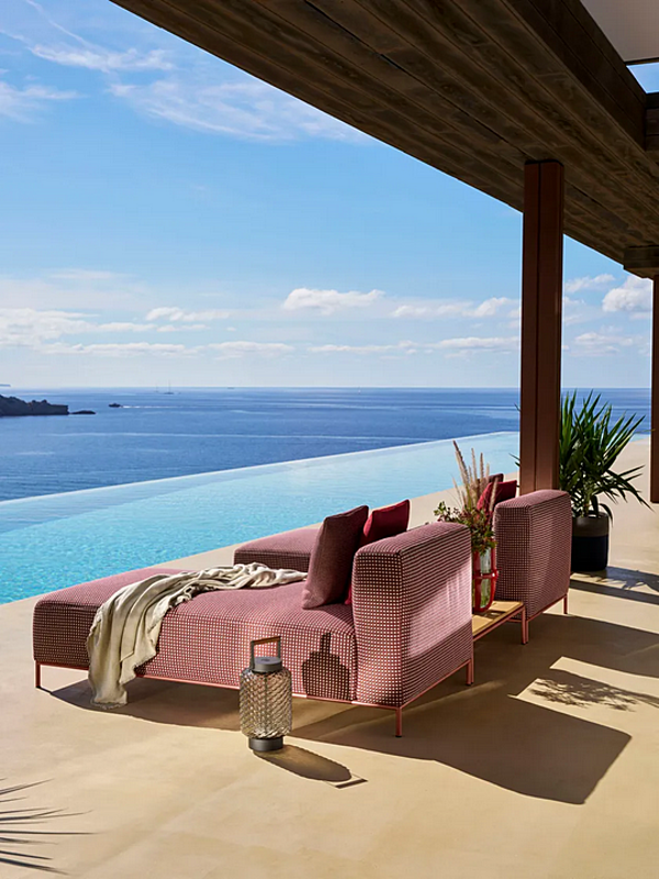Низкий боковой столик из ироко для сада CASSINA MEX HI OUTDOOR фабрика CASSINA из Италии. Фото №8