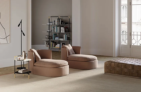 Диван с обитой спинкой из ткани со съемным чехлом Frigerio Bessie Longue 11501 фабрика Frigerio из Италии. Фото №3